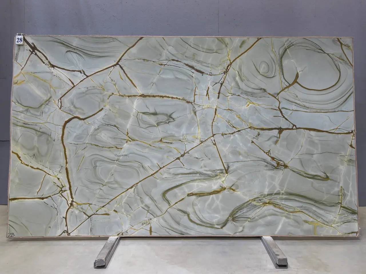 Слэб из кварцита BLUE ROMA 3370x1950x20 мм, код 26153