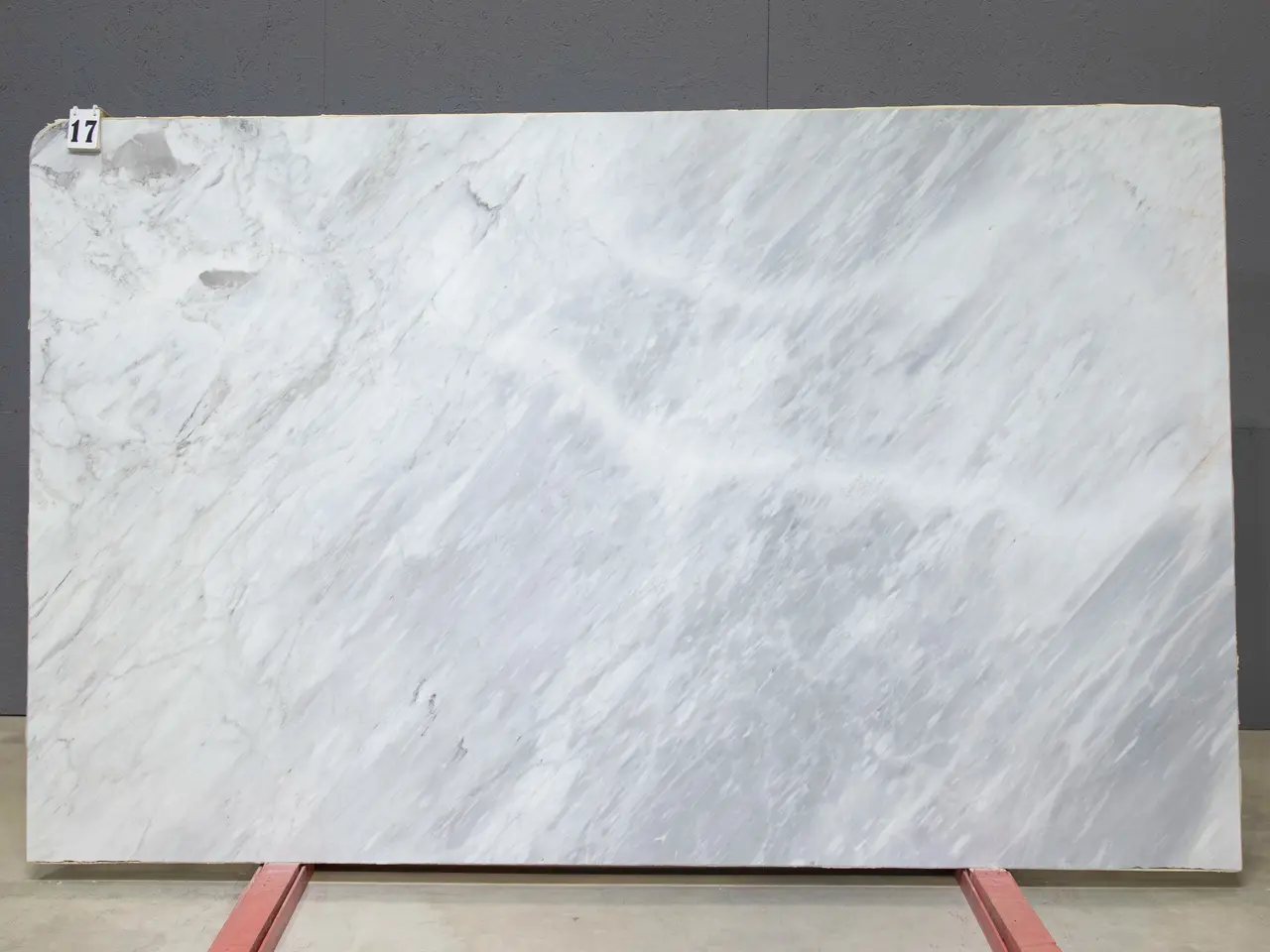 Слэб из мрамора BARGILIO APUANO LIGHT полированный 2550x1550x20 мм, код 26535