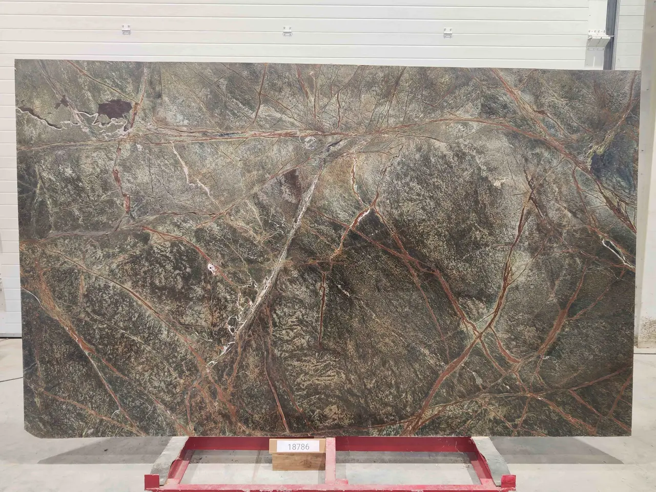 Слэб из мрамора BIDASAR GREEN полированный 3050x1840x30 мм, код 18786