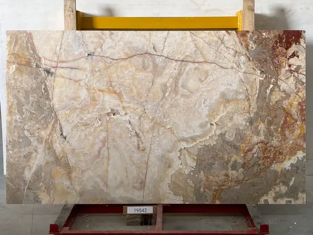 Слэб из оникса ONICE VIOLA полированный 2500x1450x20 мм, код 19542