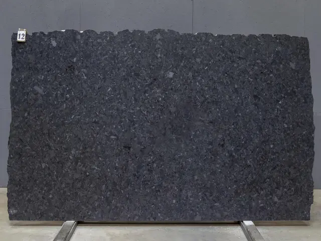 Слэб из гранита BROWN ANTIQUE LEATHER 2550x1550x30 мм, код 26455