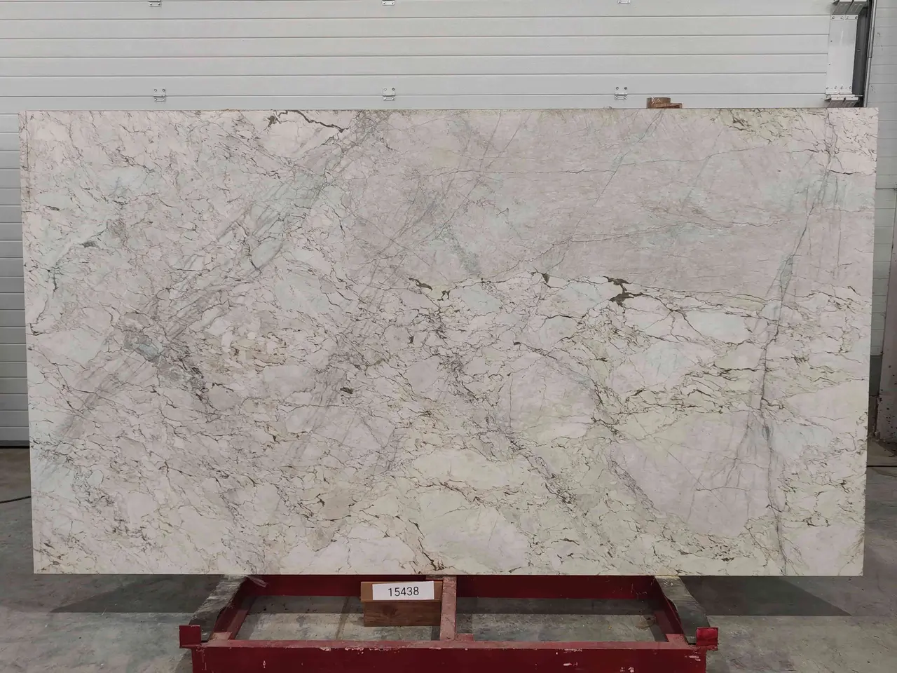 Слэб из мрамора CALACATTA CREMO полированный 2900x1600x20 мм, код 15438