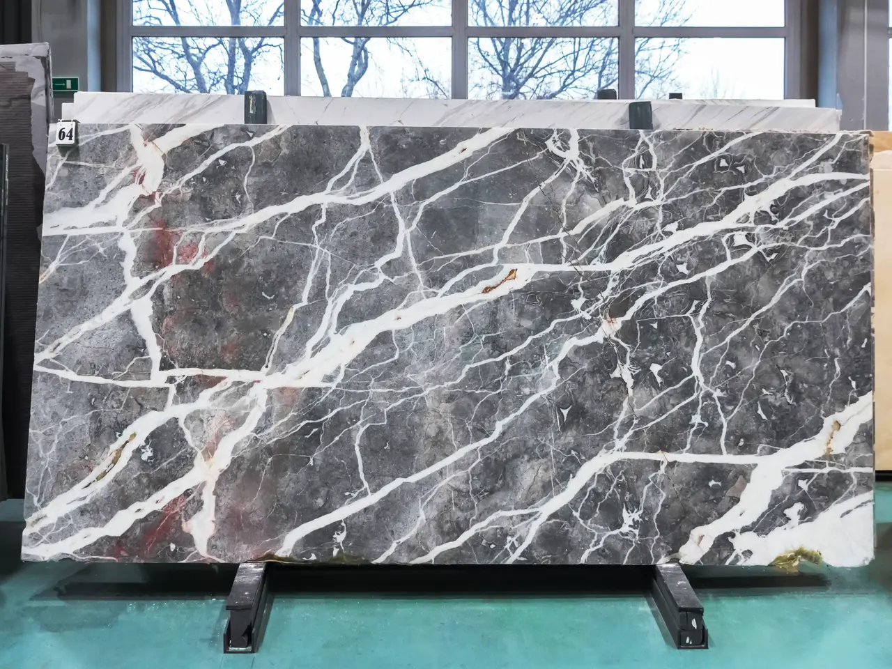 Слэб из мрамора SKYFALL полированный 3000x1530x20 мм, код 28302