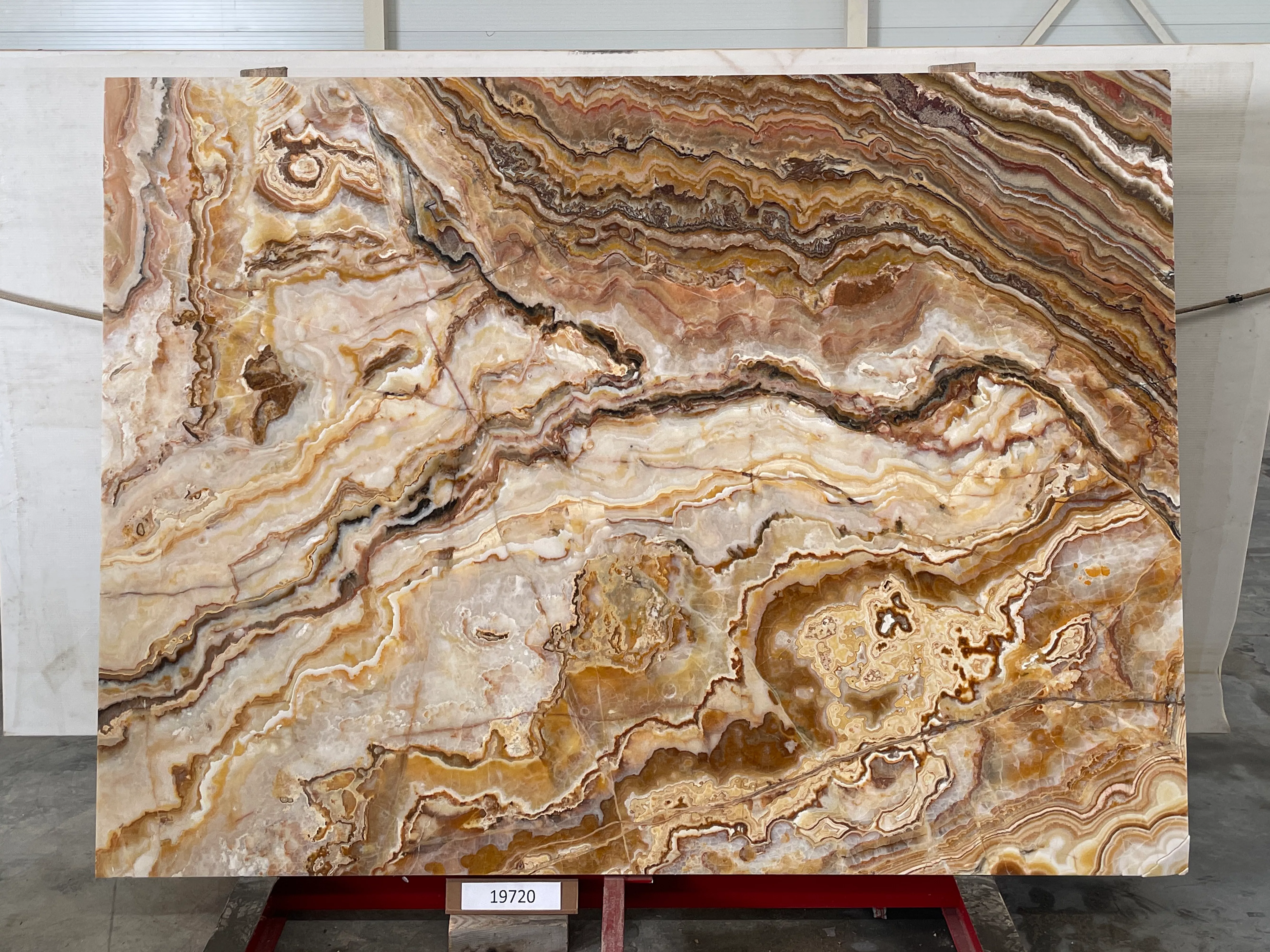 Слэб из оникса ONICE ROMANTIC BROWN полированный 2280x1680x20 мм, код 19720