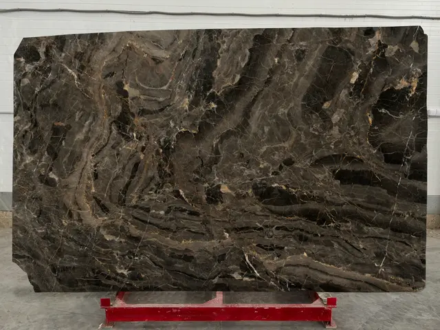 Слэб из мрамора SAINT PELAGIA полированный 2950x1850x30 мм, код 24473