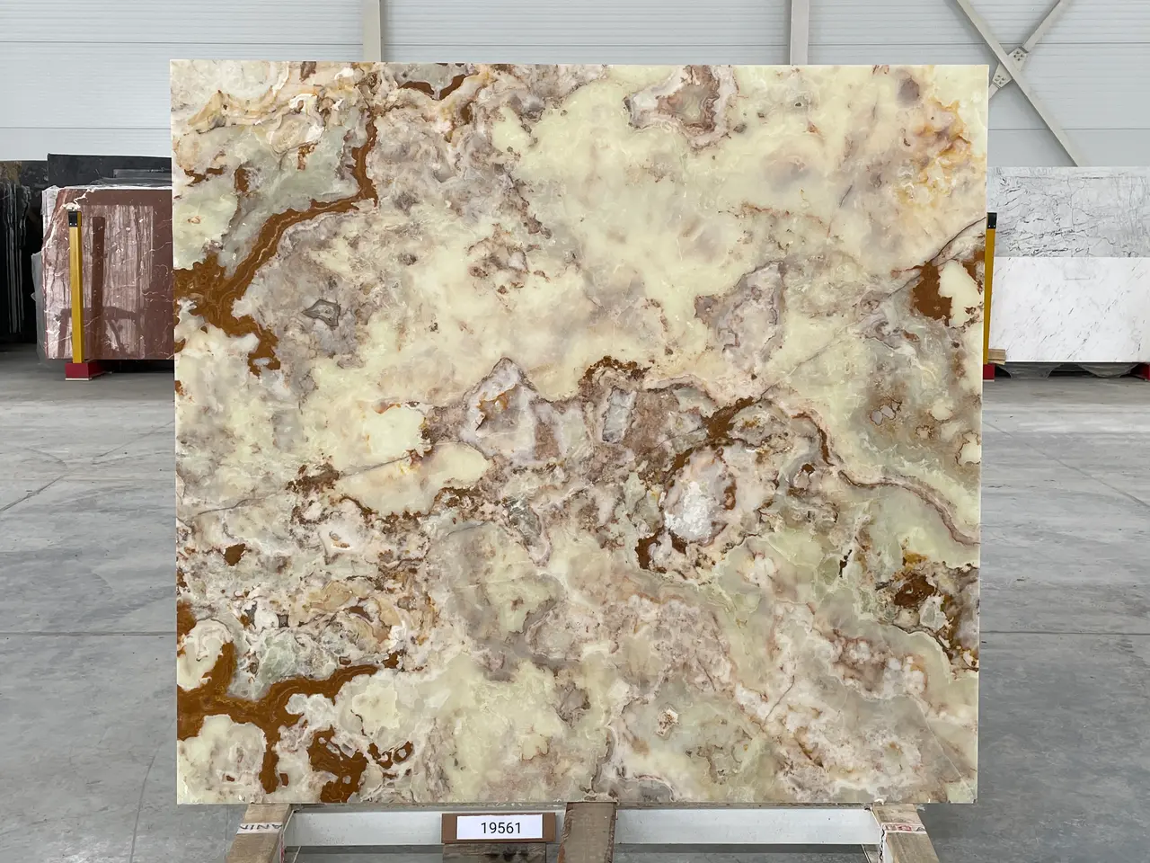 Слэб из оникса ONICE WHITE FLORENCE полированный 1960x1800x20 мм, код 19561