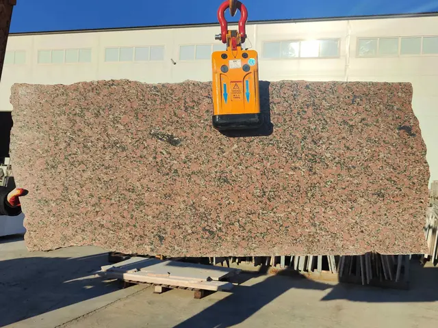 Полоса из гранита MAPLE RED 1700x700x30 мм, код 26799