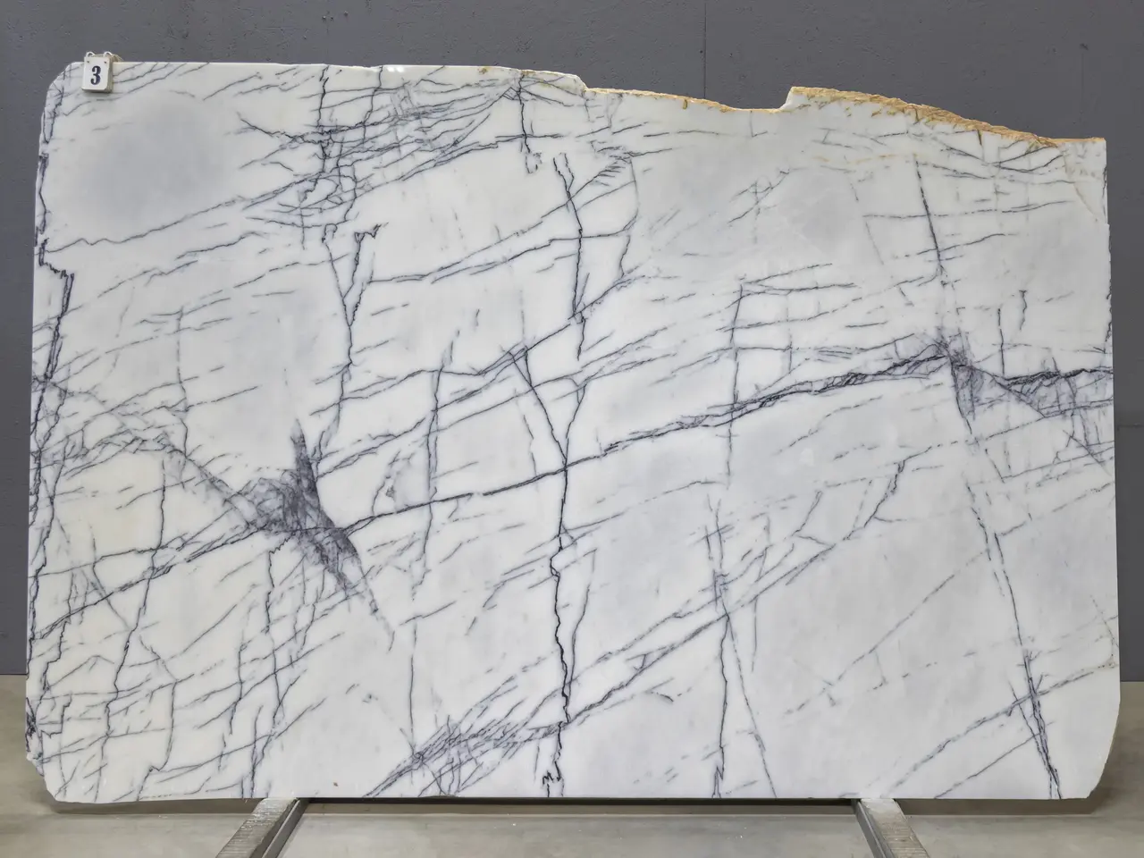 Слэб из мрамора LILAC PREMIUM полированный 2650x1600x20 мм, код 26185