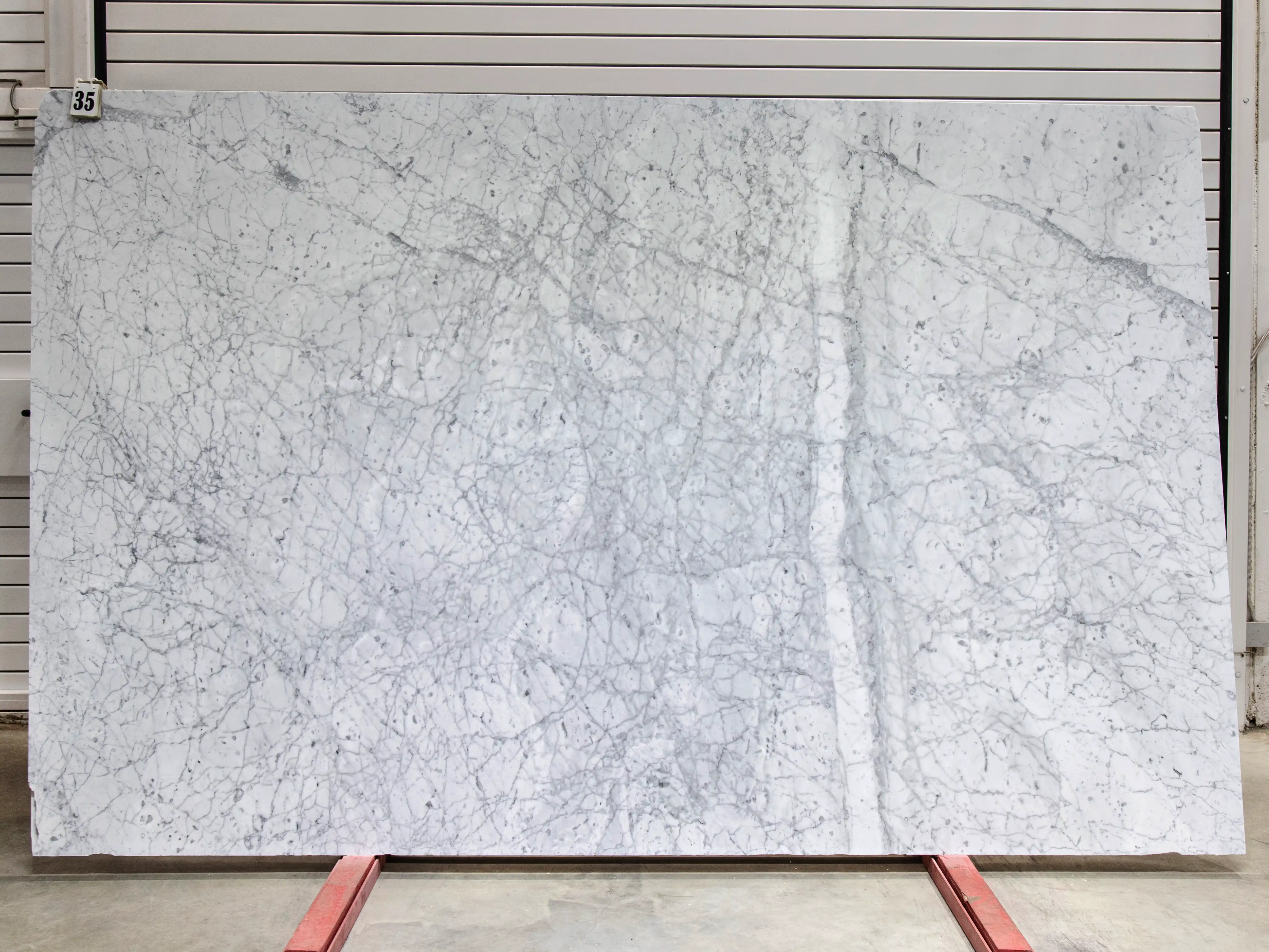 Слэб из мрамора BIANCO CARRARA С полированный 3020x1900x20 мм, код 28745