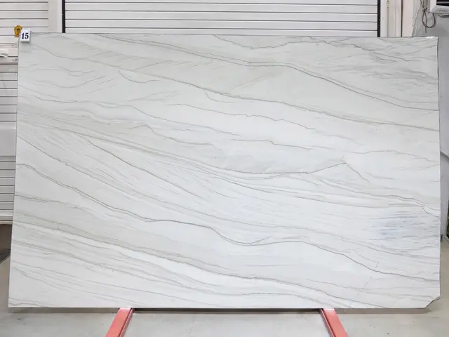 Слэб из кварцита CHANTILLY полированный 3120x2010x20 мм, код 26970