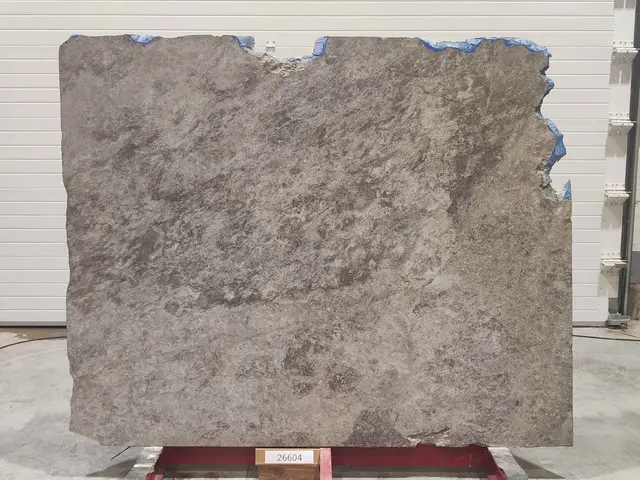 Слэб из мрамора TUNDRA BLUE полированный 2100x1730x18 мм, код 26604