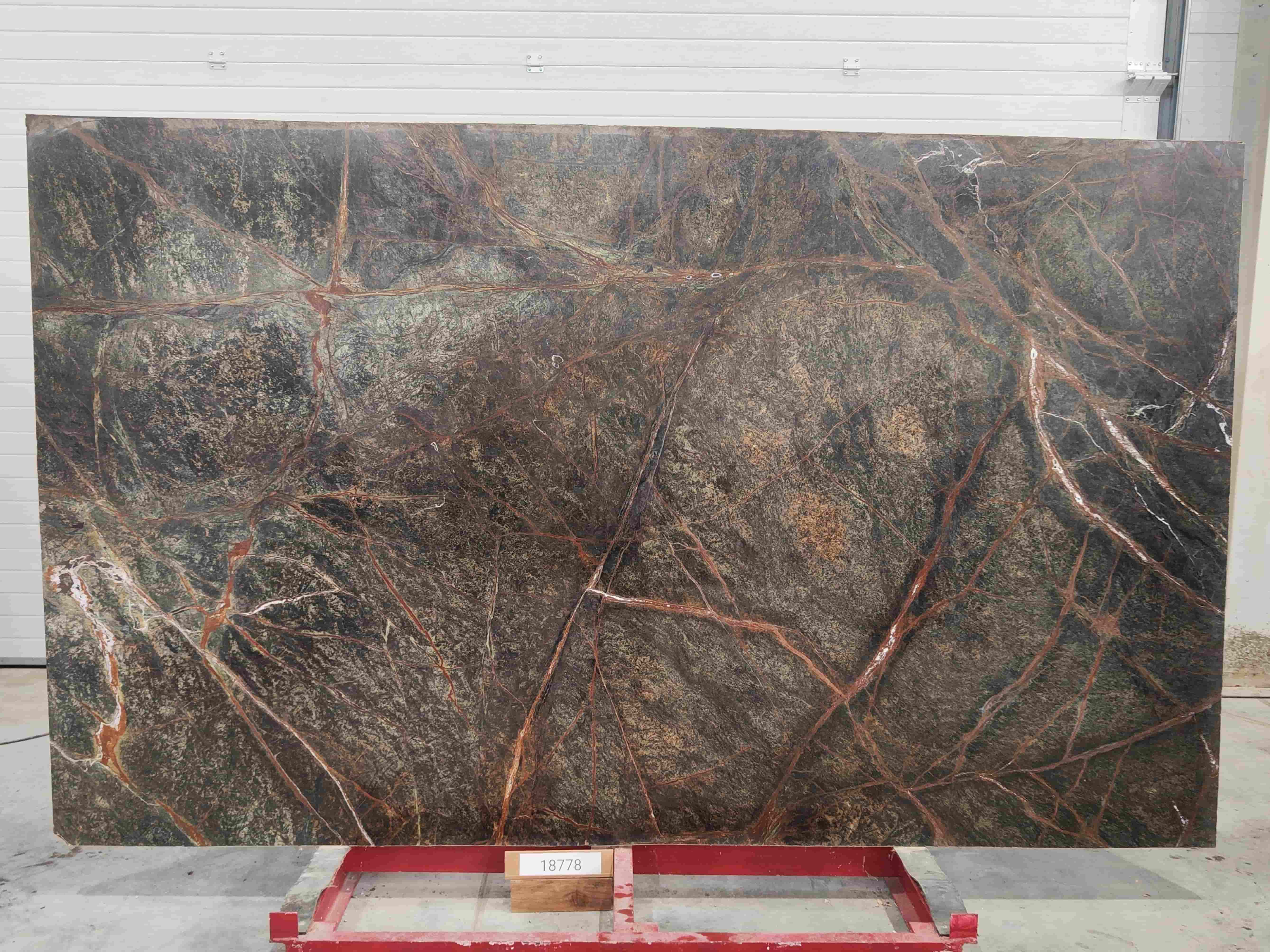 Слэб из мрамора BIDASAR GREEN полированный 3050x1840x30 мм, код 18778