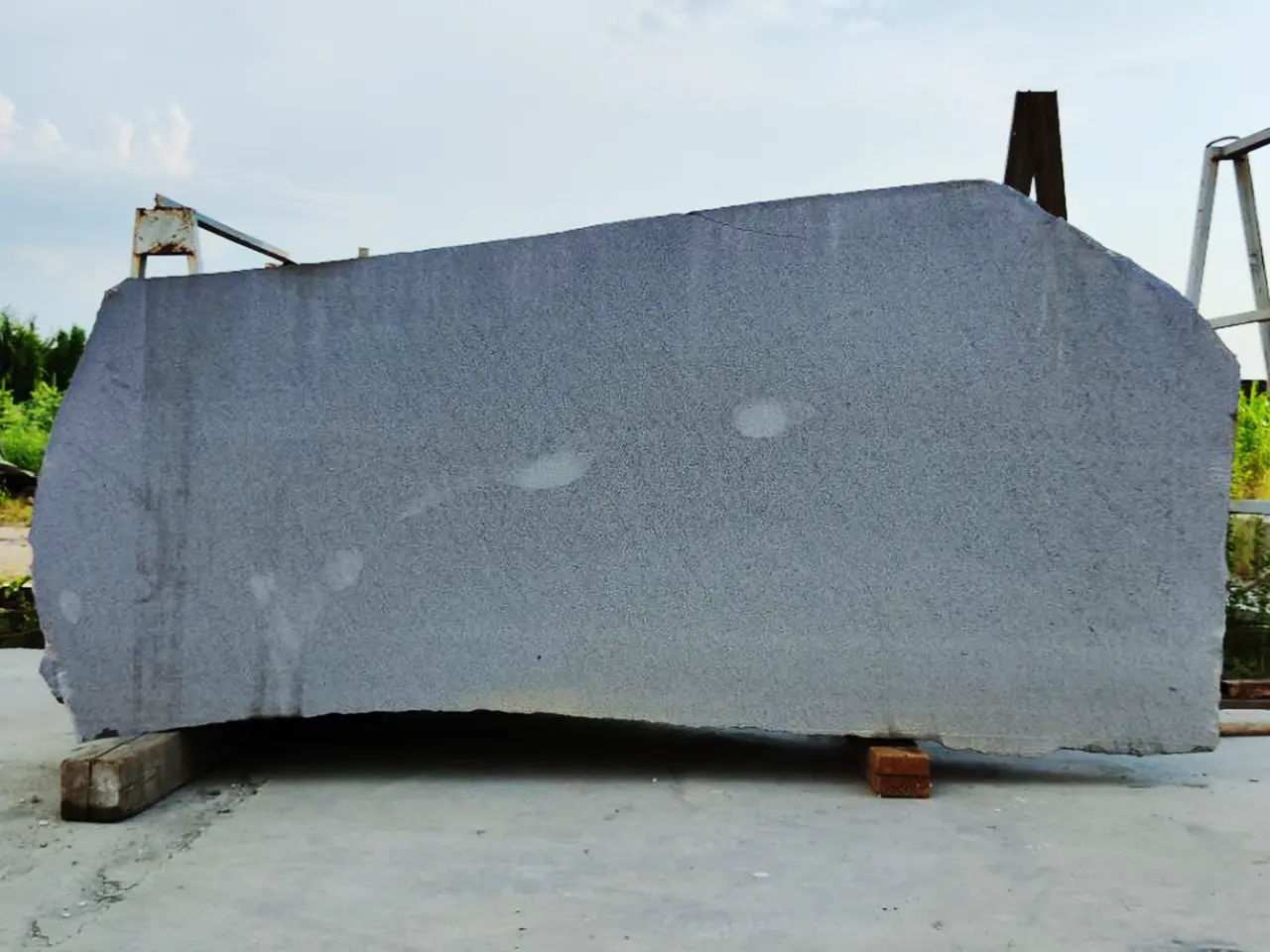 Базальт Блок из базальта ABOVYAN 2200x970x800 мм, код 24535