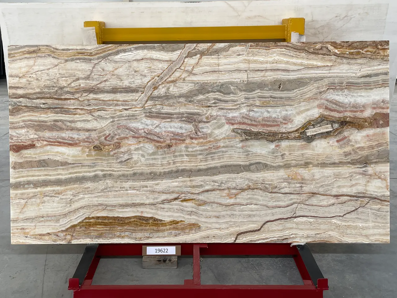 Слэб из оникса ONICE GOLDEN WAVE полированный 2740x1450x20 мм, код 19622