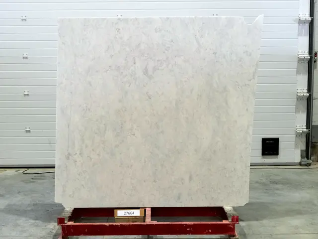 Слэб из мрамора KOELGA полированный 1700x1700x20 мм, код 27664