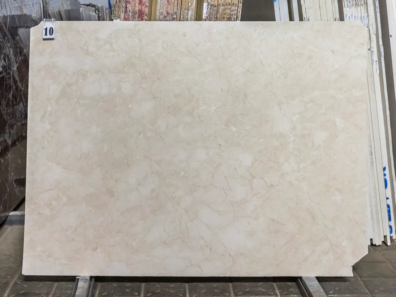 Слэб из мрамора CREMA NOVA полированный 1500x1400x30 мм, код 27586