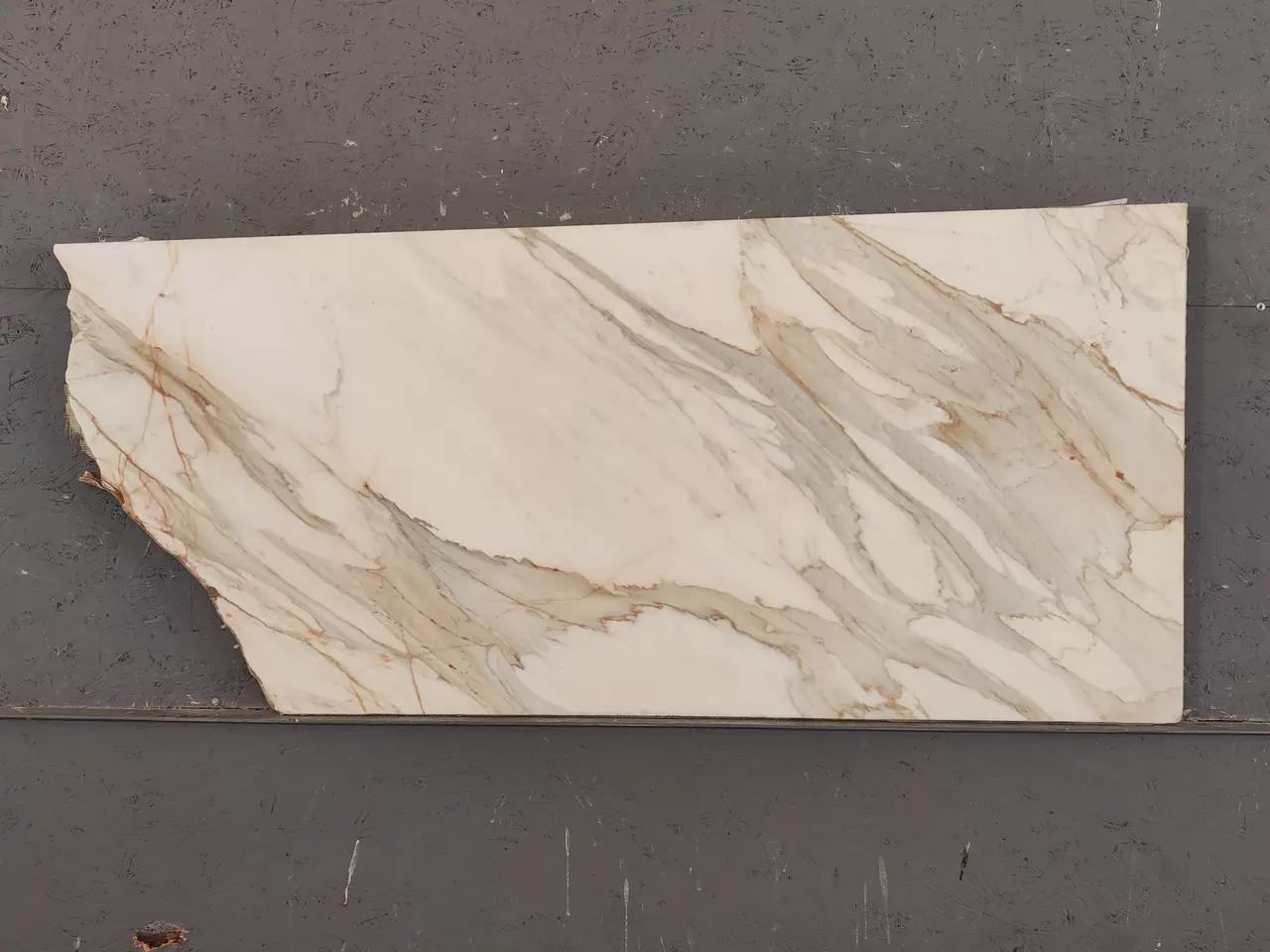 Полоса из мрамора ARABESCATO GOLD полированный 1100x600x20 мм, код 13821