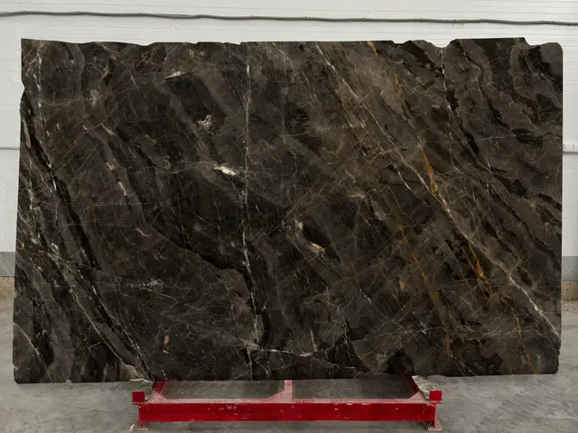 Слэб из мрамора SAINT PELAGIA полированный 3010x1860x20 мм, код 24497