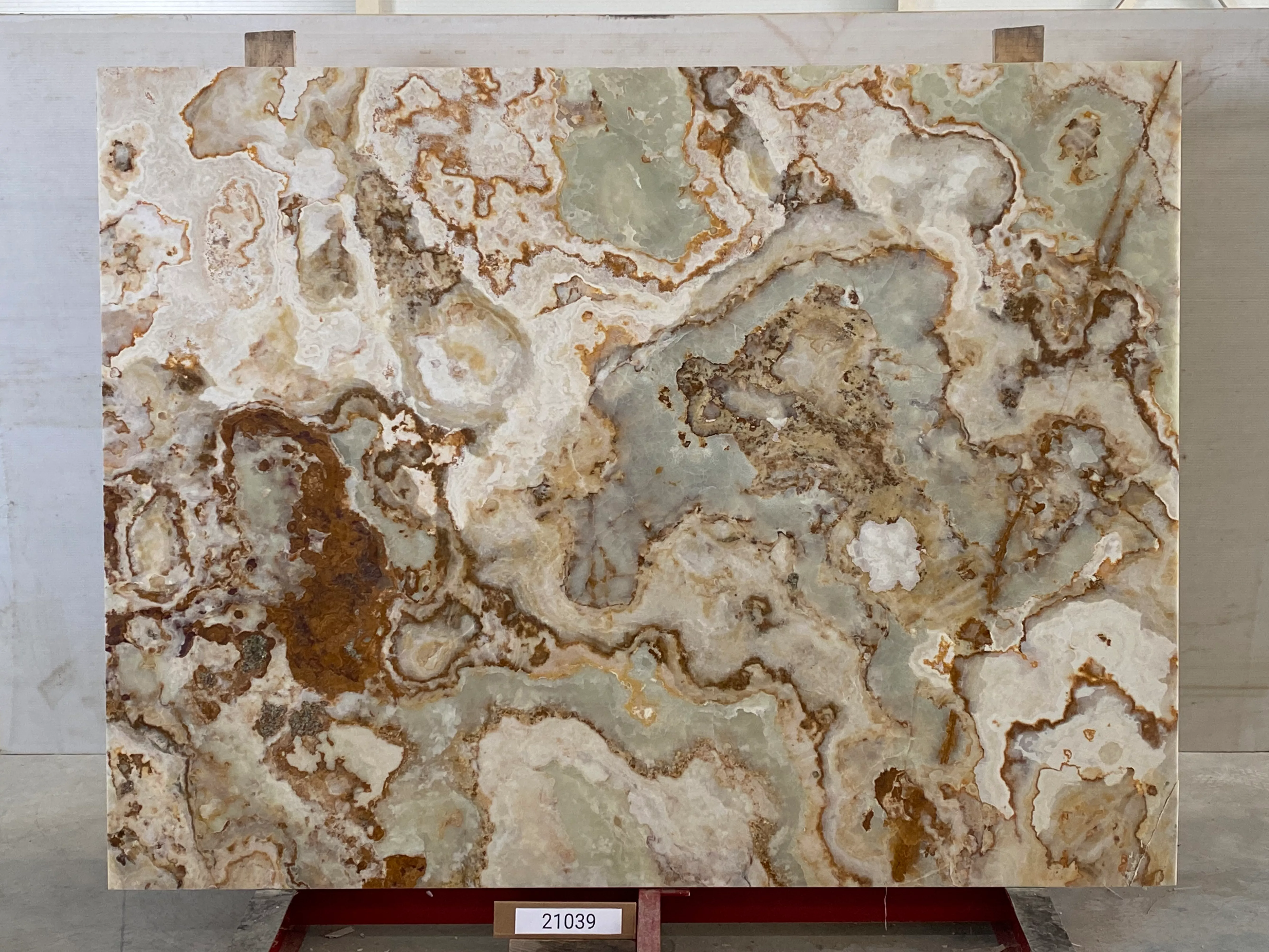 Слэб из оникса ONICE WHITE FLORENCE полированный 2150x1650x20 мм, код 21039