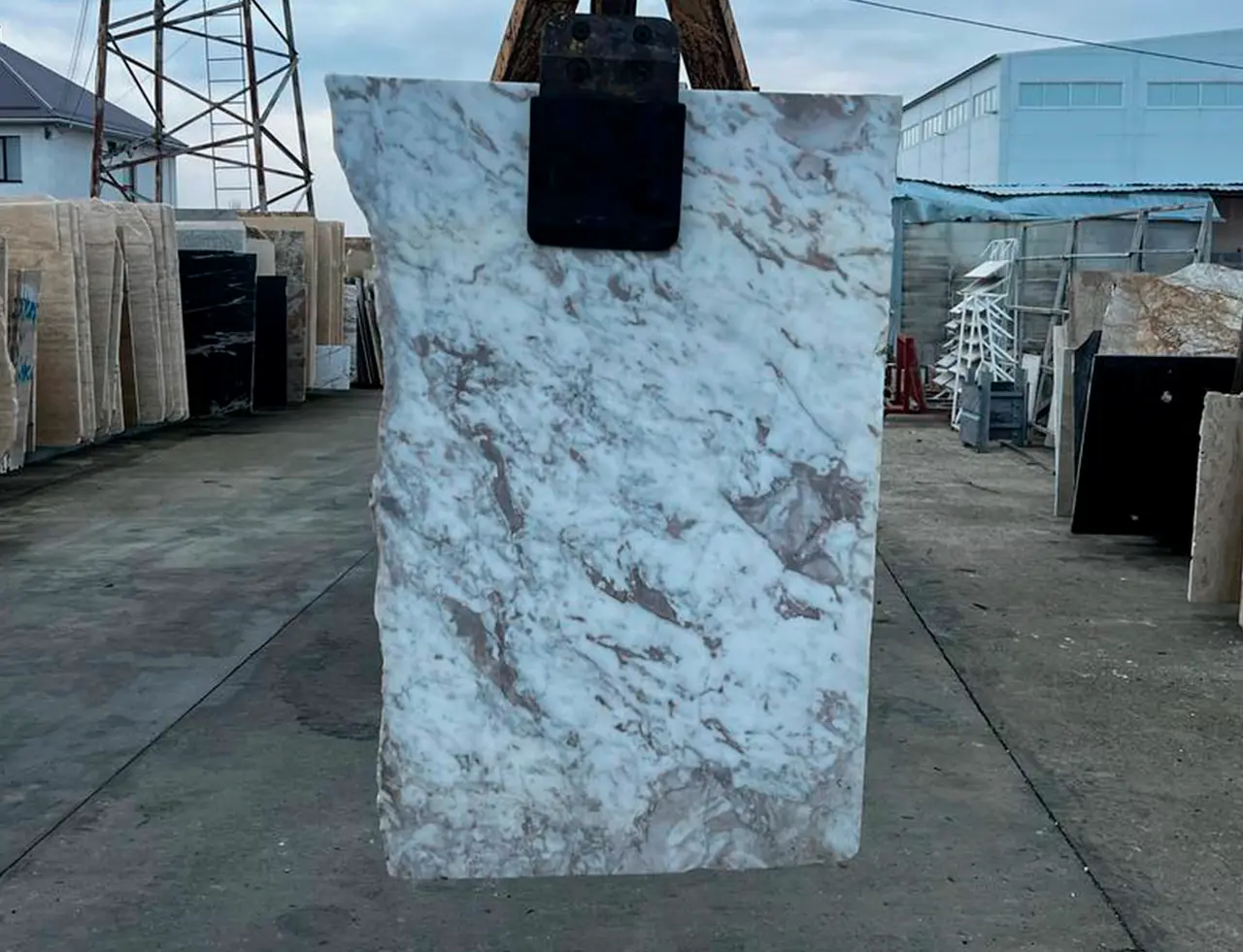 Полоса из мрамора PIRGON полированный 1116x750x20 мм, код 26384