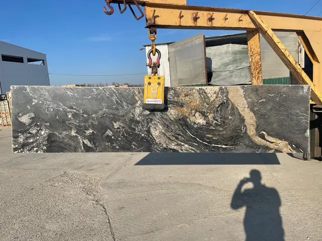 Полоса из гранита METALICUS полированный 2900x640x20 мм, код 18766