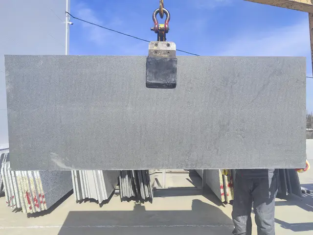 Полоса из гранита ABSOLUTE BLACK термообработанный 1950x720x20 мм, код 23666