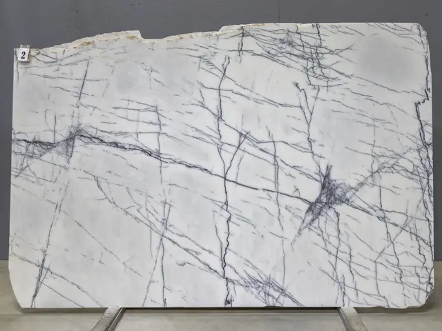 Слэб из мрамора LILAC PREMIUM полированный 2650x1600x20 мм, код 26184