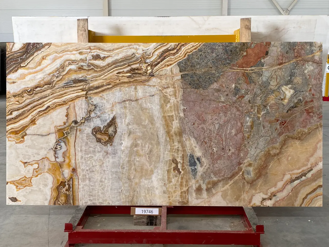 Слэб из оникса ONICE FIRE полированный 2900x1500x20 мм, код 19746