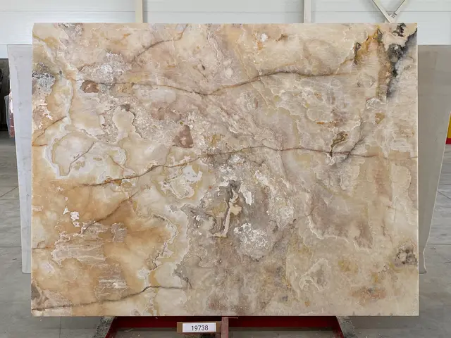 Слэб из оникса ONICE VIOLA полированный 2500x1900x20 мм, код 19738