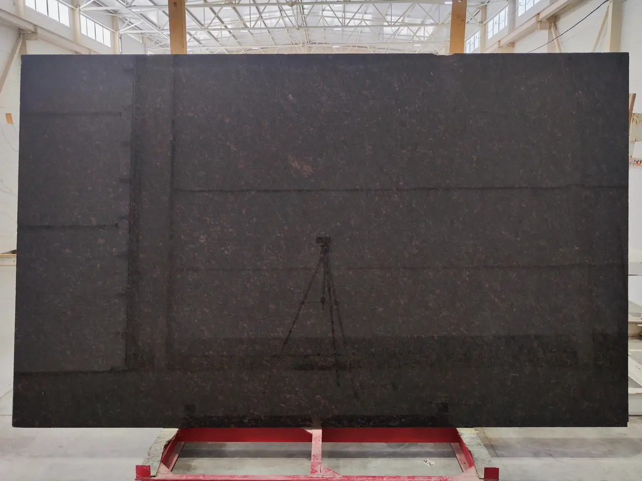 Слэб из гранита TAN BROWN полированный 3320x1880x20 мм, код 24616