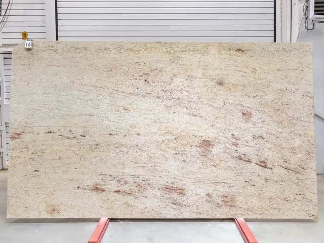 Слэб из гранита IVORY BROWN полированный 3400x1950x30 мм, код 25791