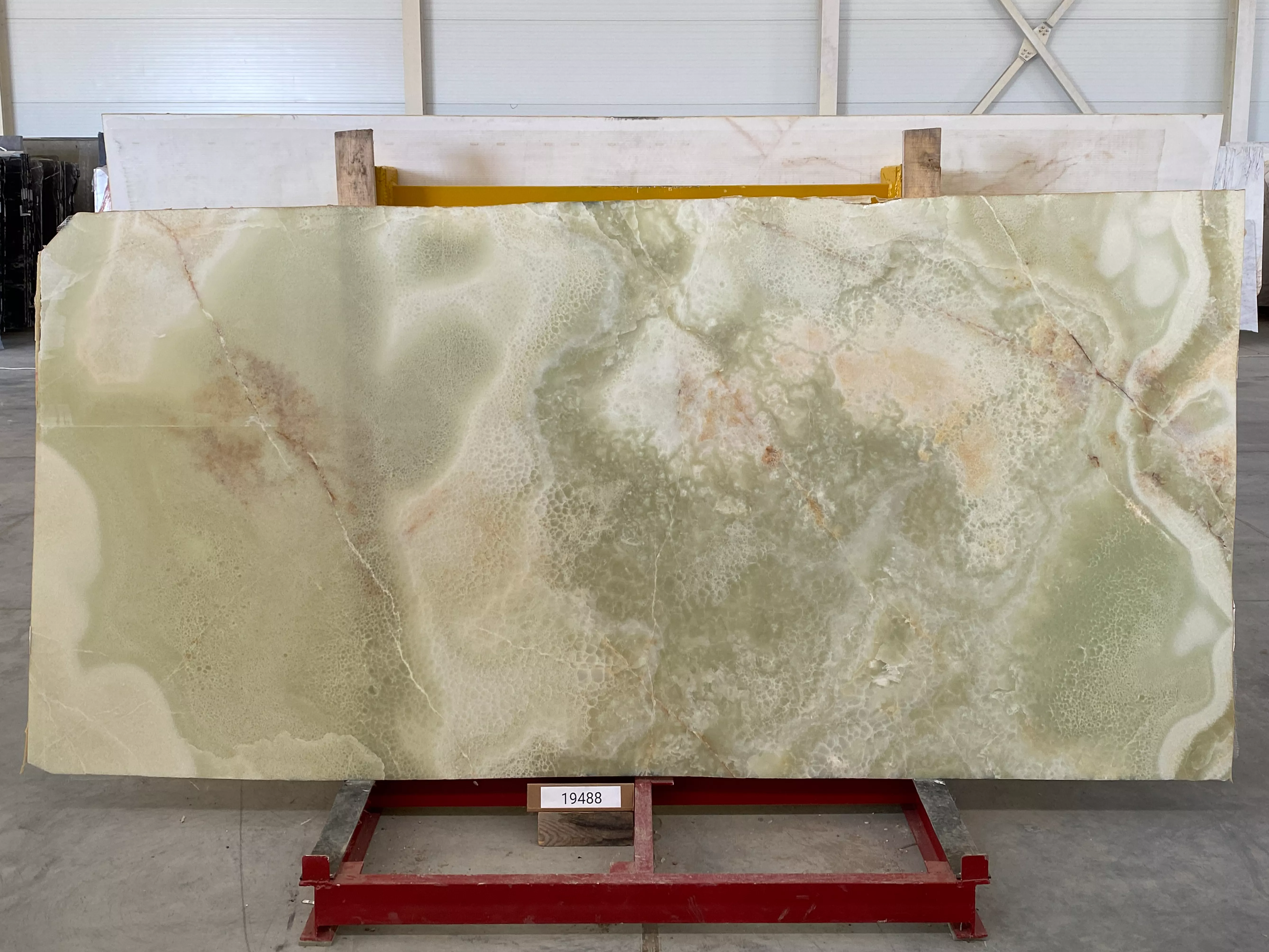 Слэб из оникса ONICE LIGHT GREEN полированный 3180x1460x20 мм, код 19488