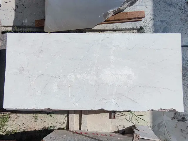 Мрамор Блок из мрамора BIRYUZA 3130x1400x1900 мм, код 24281