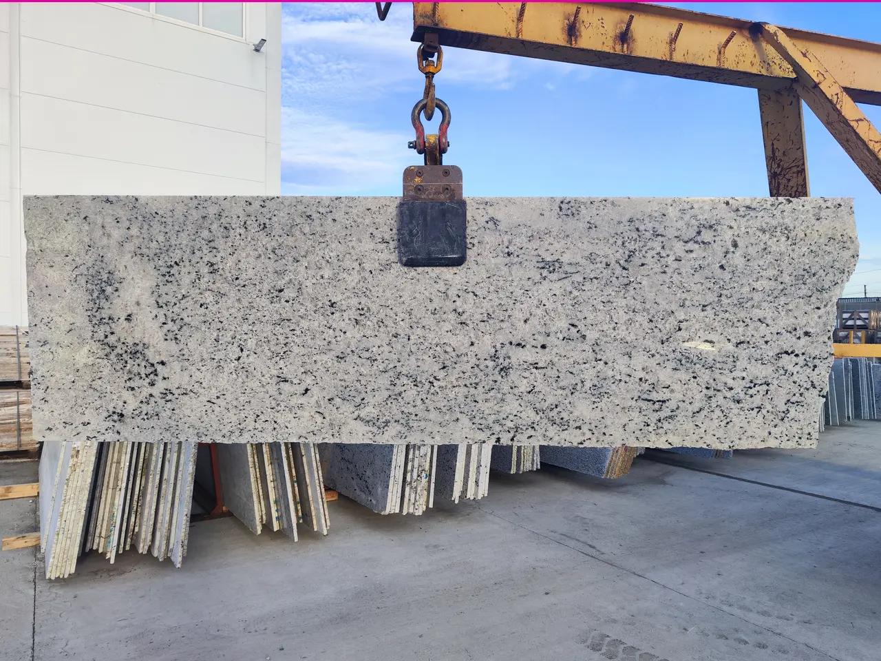 Полоса из гранита COLONIAL WHITE полированный 1600x750x30 мм, код 23152