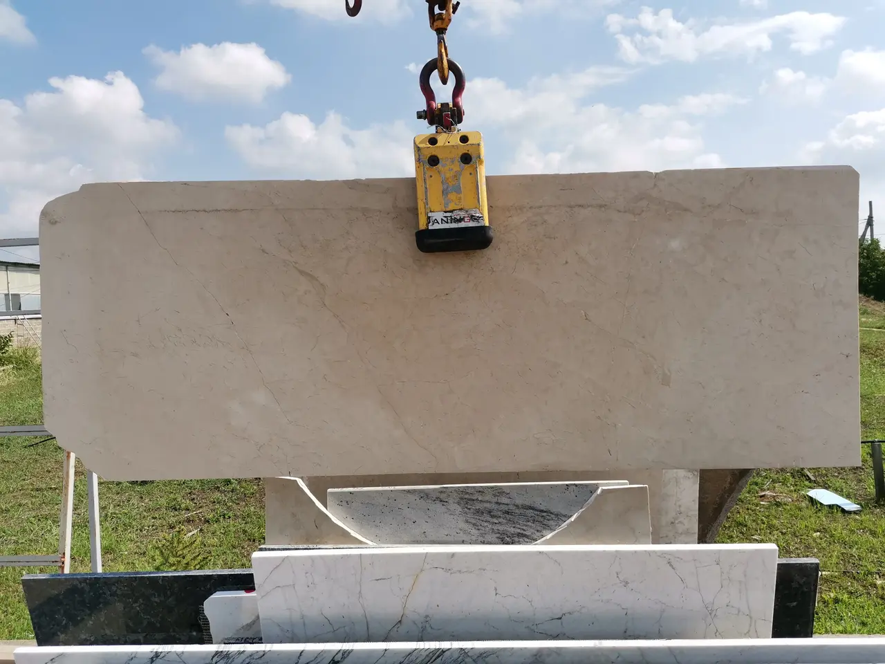 Полоса из мрамора CREMA SIVA полированный 2300x840x30 мм, код 14910