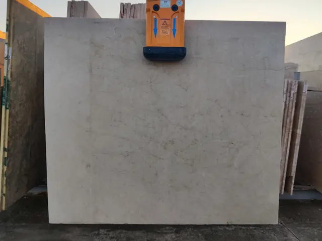 Слэб из мрамора CREMA SIVA полированный 1250x1090x20 мм, код 26395