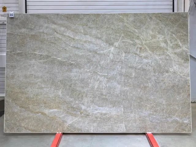 Слэб из кварцита TAJ MAKHAL EXTRA полированный 3100x1980x20 мм, код 27625