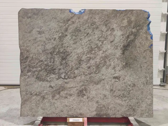 Слэб из мрамора TUNDRA BLUE полированный 2150x1730x18 мм, код 26603