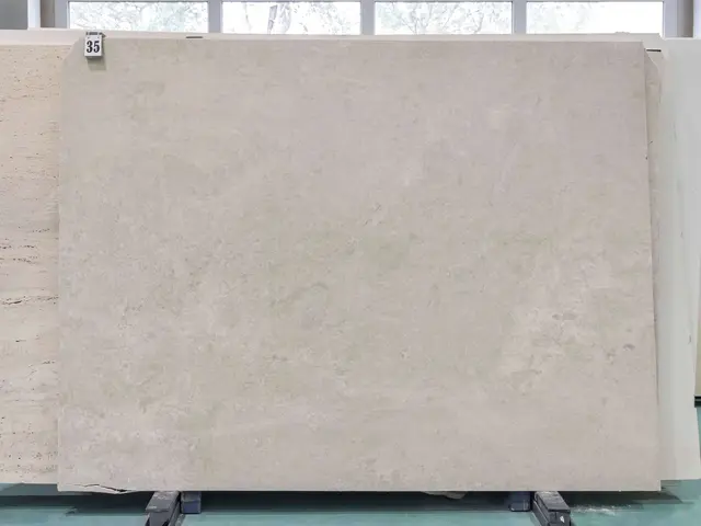 Слэб из мрамора OTTOMAN BEIGE полированный 2340x1740x20 мм, код 26581