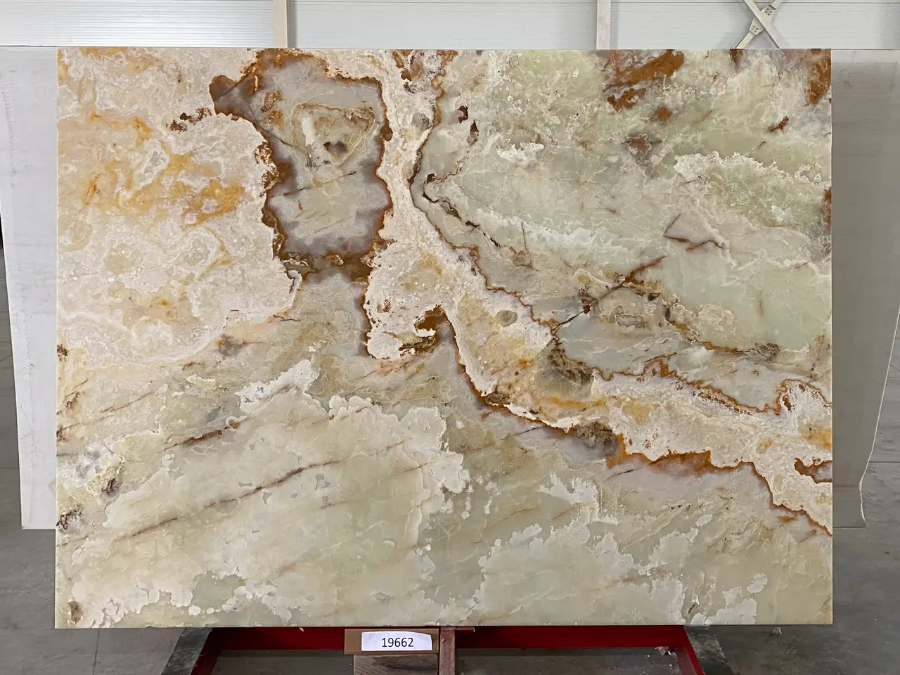 Слэб из оникса VERDE полированный 2350x1750x20 мм, код 19662