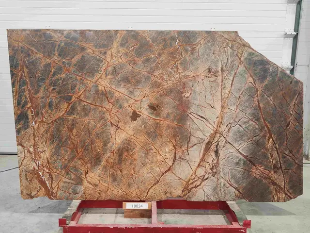 Слэб из мрамора BIDASAR BROWN полированный 2600x1400x20 мм, код 18824