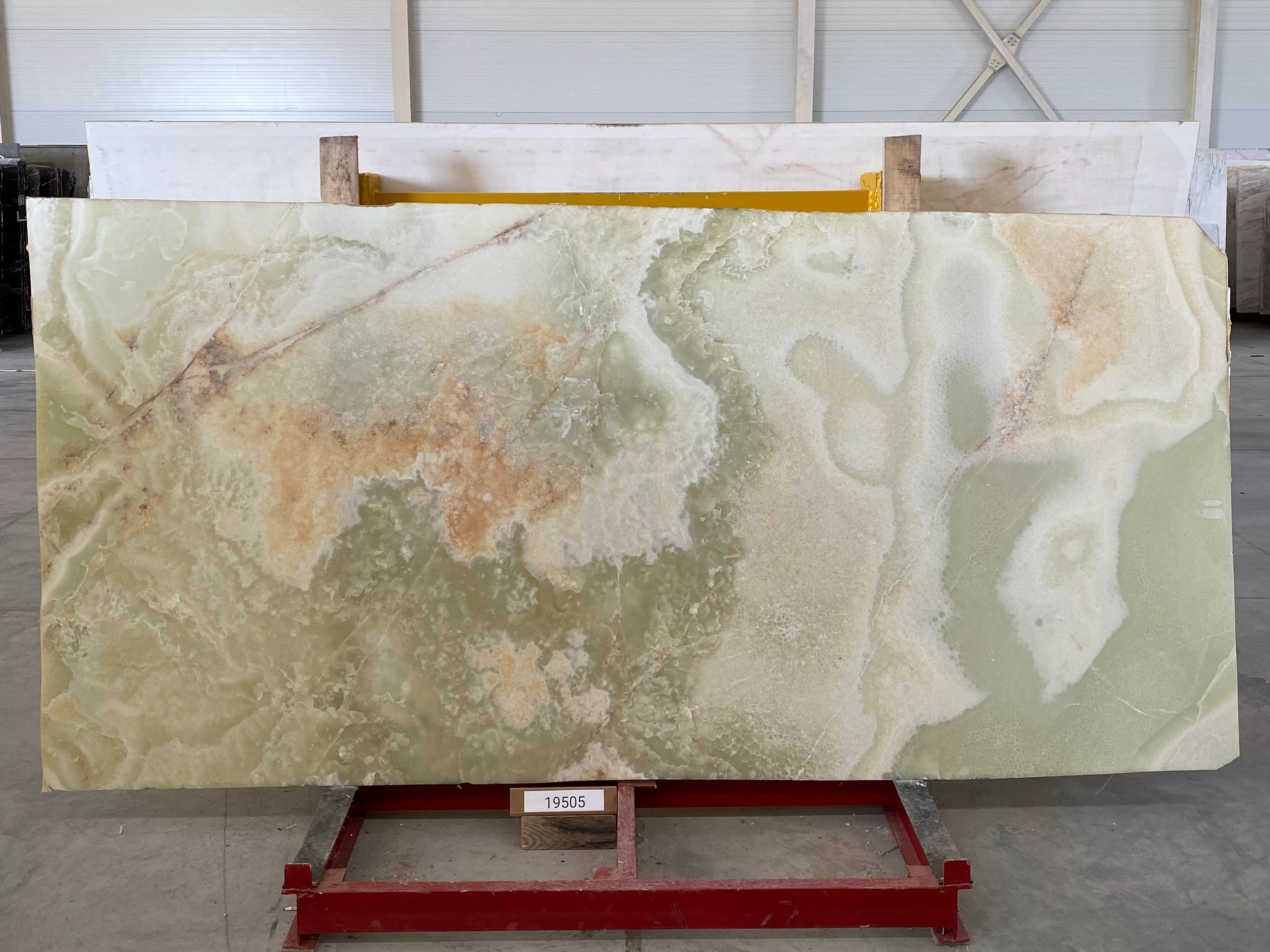 Слэб из оникса ONICE LIGHT GREEN полированный 3140x1460x20 мм, код 19505