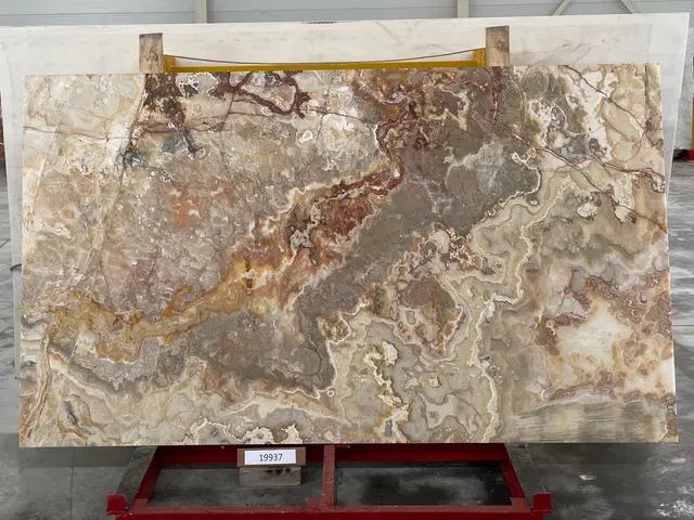 Слэб из оникса ONICE VIOLA полированный 2700x1550x20 мм, код 19937