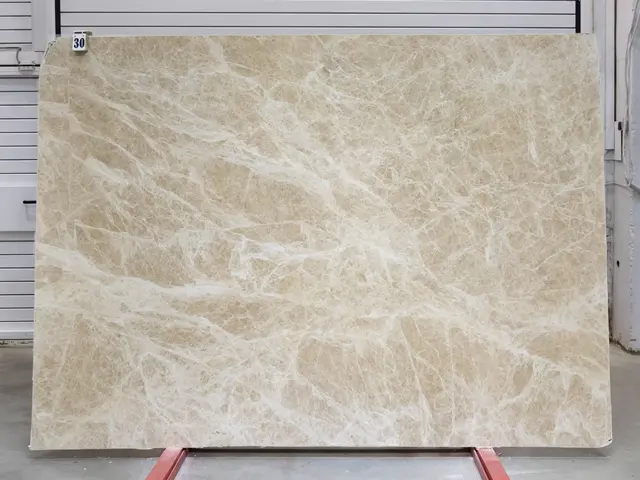 Слэб из мрамора EMPERADOR LIGHT полированный 2760x1970x20 мм, код 25773