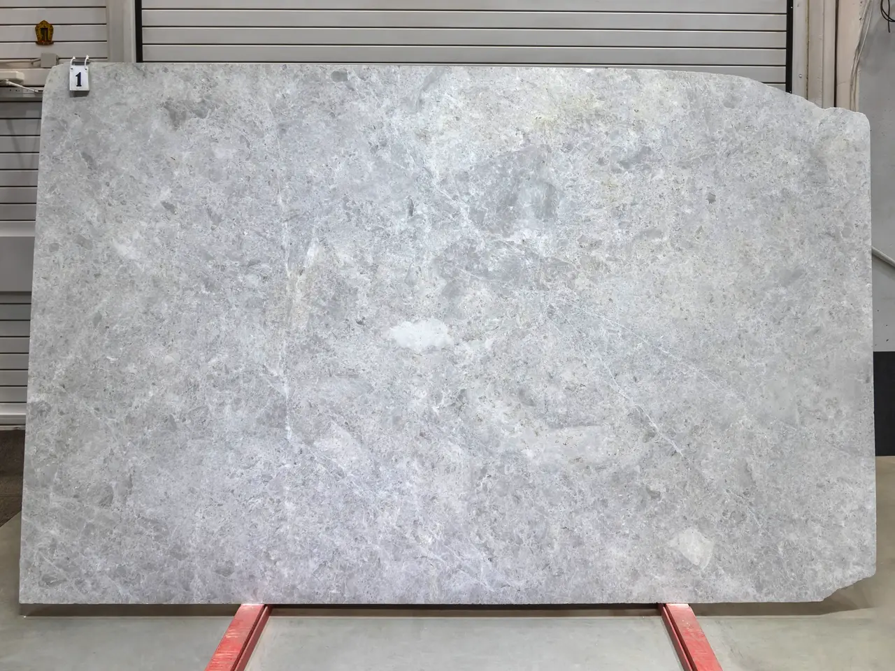 Слэб из мрамора TUNDRA GREY полированный 2820x1800x30 мм, код 28731