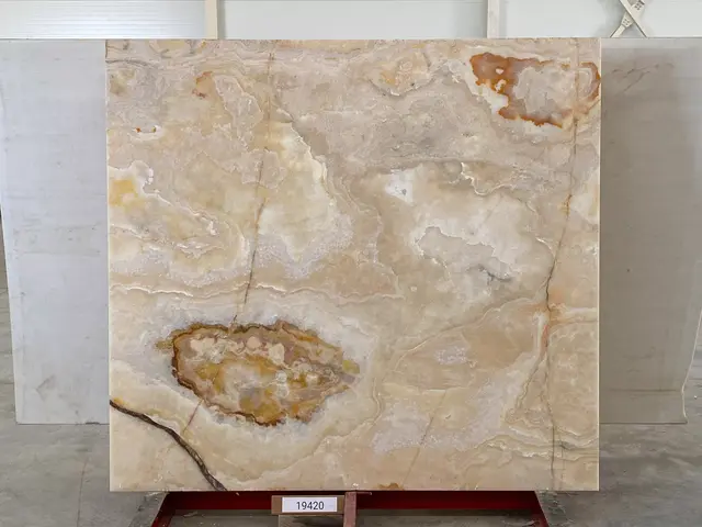 Слэб из оникса ONICE VIOLA полированный 1900x1750x20 мм, код 19420