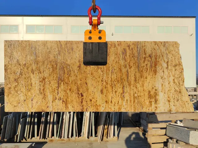 Полоса из гранита IVORY BROWN полированный 1550x640x30 мм, код 26853