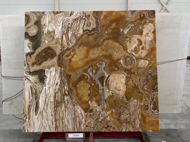 Слэб из оникса ONICE TIGER полированный 1900x1800x20 мм, код 19996