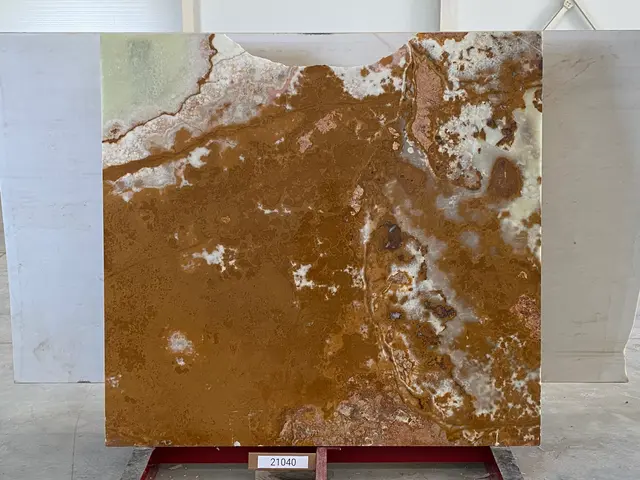 Слэб из оникса VERDE полированный 1850x1750x20 мм, код 21040