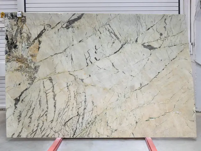 Слэб из гранита CREAM GRACE полированный 3050x2030x20 мм, код 26022